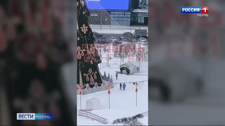 На эспланаде горел один из торговых домиков vesti perm ru publications e24dc252 7310 44f0 af14 285865dbbc7f Пожар накануне днем произошел в самом центре Перми прямо на эспланаде Здесь загорелся один из торговых домиков Предварительно установлено что случилось короткое замыкание К счастью все быстро потушили никто не пострадал Правда из за ЧП на некоторое время закрывался весь ледовый городок Он возобновил работу к вечеру как только проверили все системы безопасности Вести Пермь в MAX max ru vestipermtv