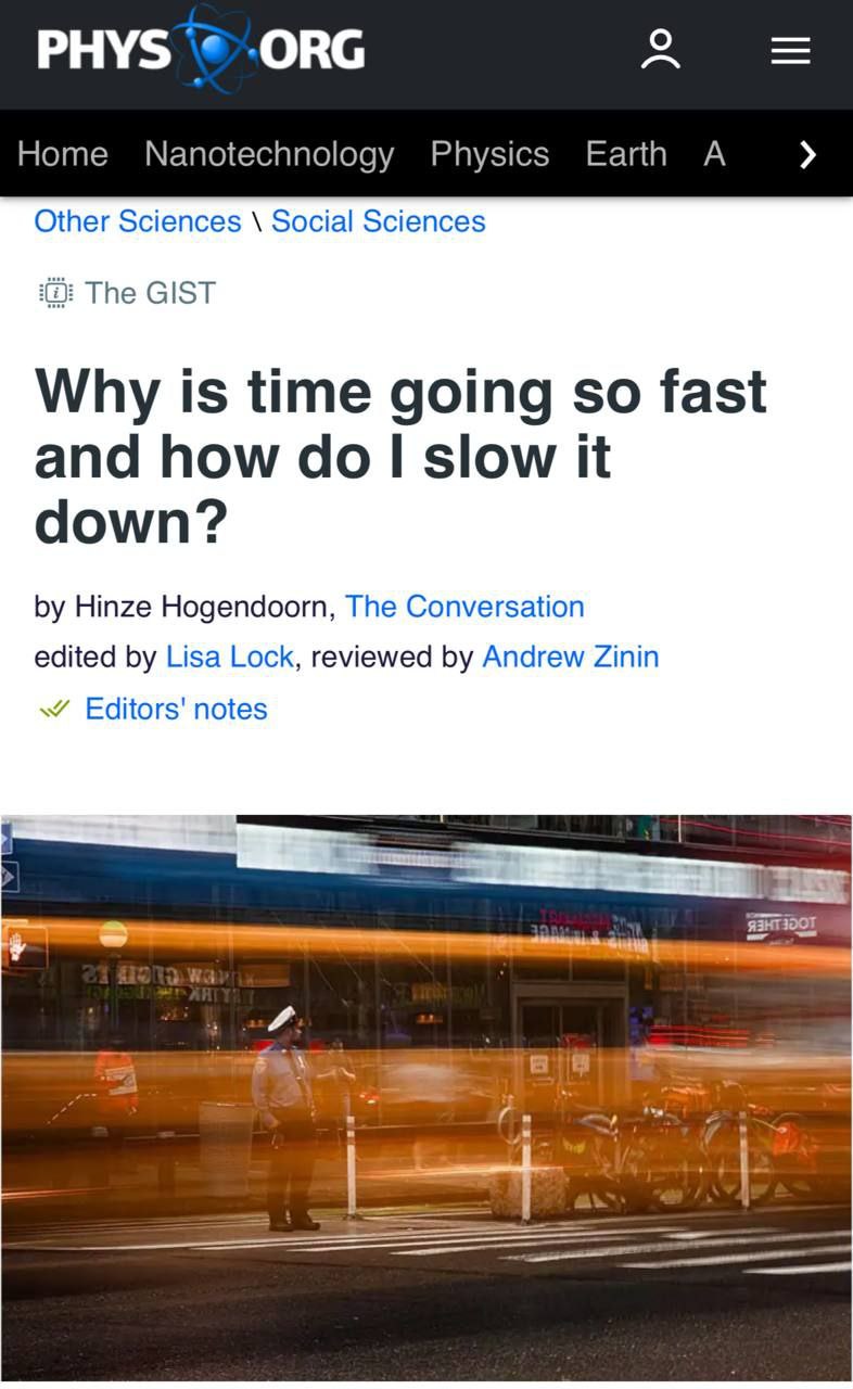 С возрастом время начинает ощущаться быстрее показало исследование Дело в том что мозг хуже запоминает однотипные рутинные события и фиксирует в основном значимые моменты Чтобы замедлить это ощущение важно чаще получать новые впечатления менять обстановку путешествовать и пробовать новое Прямой эфир