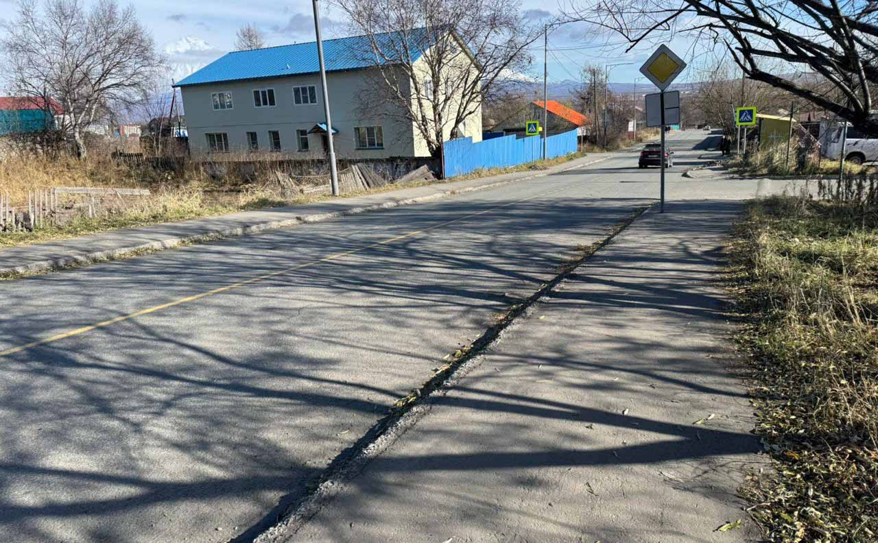На Камчатке возбудили дело из за ДТП с ребенком В городе Елизово легковушка сбила мальчика Следователи начали расследование происшествия на основании части 1 статьи 264 УК нарушение правил дорожного движения повлекшее по неосторожности причинение тяжкого вреда здоровью человека Подробности по ссылке kamtime ru article c7d92908 08fb 423f 87d1 8c90c6c55ecc