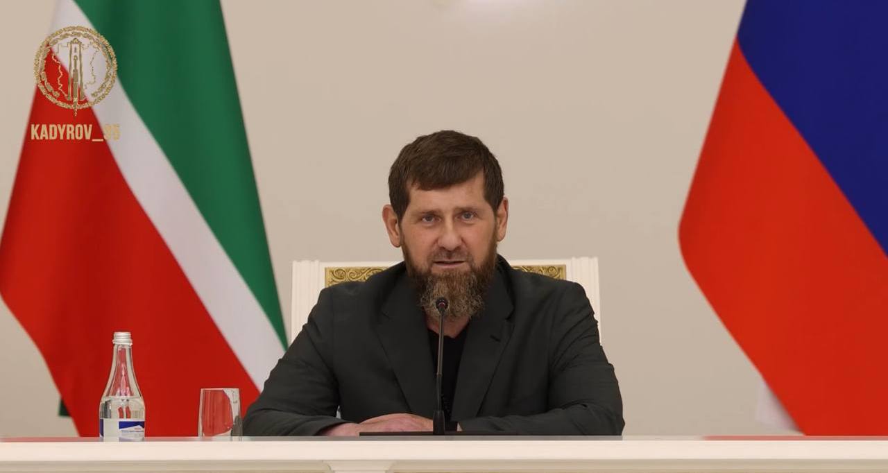 «Чтобы недоброжелатели знали, что я в полном здравии», — заявил Кадыров в ответ на распространившиеся слухи о его состоянии.