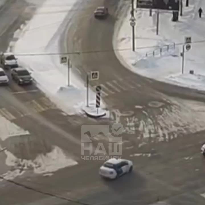 ДТП с участием такси и легковушки в Челябинске и Росгвардии в СПб: подробности