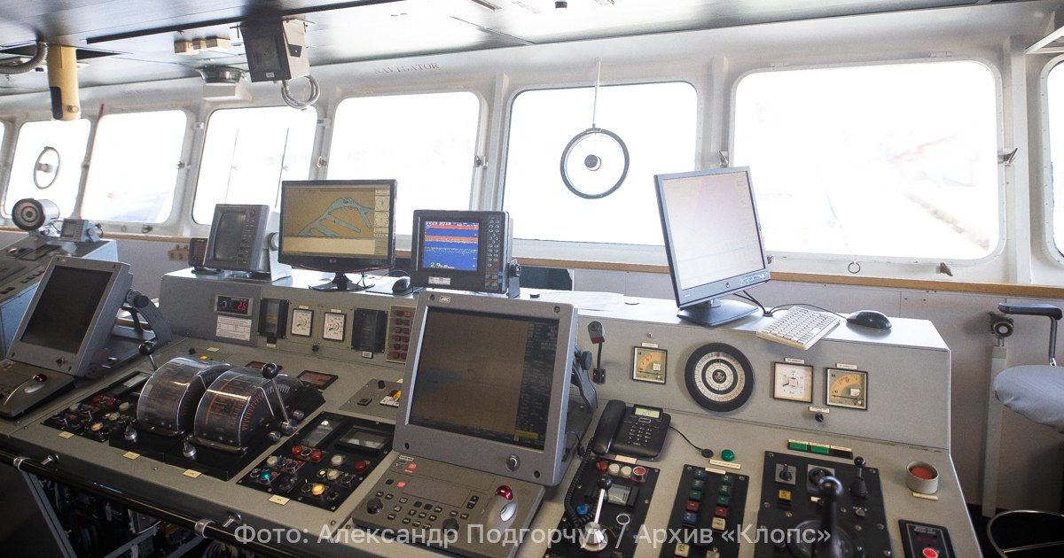 В Балтийском море эскадра кораблей призраков подавала странные сигналы В финском городе Парайнен на юго западе страны поймали необычные сигналы от кораблей призраков Согласно показаниям радаров в Балтийском море находилось множество кораблей НАТО хотя фактически все суда были далеко от полученных точек координат Специалисты не смогли дать объяснений этому явлению но предположили что это могло быть вызвано ошибкой на станции приёма сигналов идентификации судов