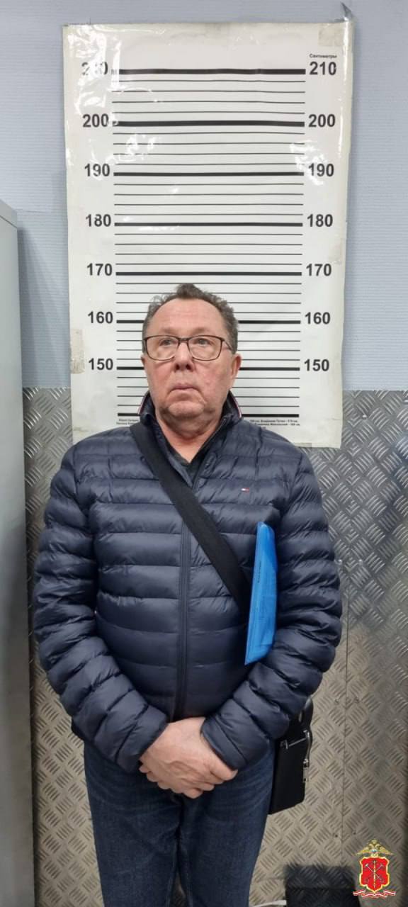 Интерпол задержал в Санкт Петербурге 66 летнего бизнесмена из стран Балтии который похитил 1 млн евро у своей компании в период с 2014 по 2019 год Мужчина незаконно выводил деньги со счета организации во время ее банкротства Задержание случилось на улице Красного Текстильщика Сейчас мужчина находится в полиции и будет передан инициатору розыска Подписаться