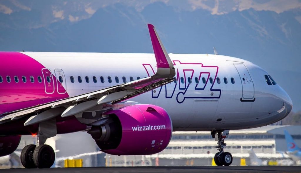 Венгерский лоукостер Wizz Air с 30 сентября начнет выполнять регулярные рейсы между армянским Гюмри и кипрской Ларнакой сообщает международный аэропорт Ширак Полеты по маршруту Ларнака Гюмри Ларнака будут выполняться дважды в неделю До 25 октября рейсы запланированы на вторники и субботы с 30 октября на четверги и воскресенья Авиаперевозчик будет использовать международный аэропорт Ширак в Гюмри Подписаться на нас
