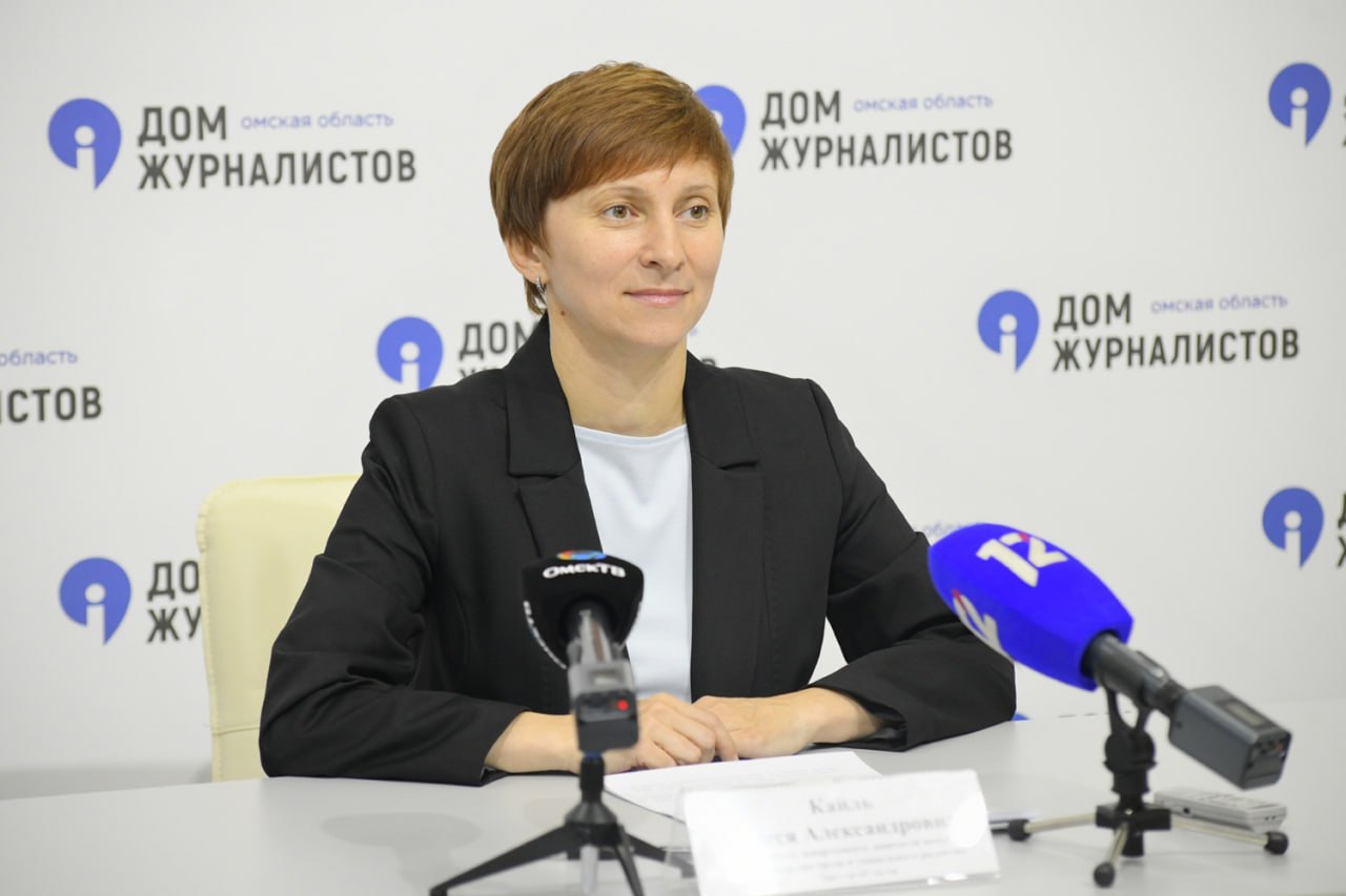 В Омской области переназначили замминистра труда В минувшую среду губернатор Виталий Хоценко подписал распоряжение о назначении заместителя министра труда и социального развития Омской области. Этот пост еще год будет занимать Олеся Кайль. Напомним, впервые Кайль стала замминистра в июле 2024 года. Ранее она возглавляла в Минтруде департамент занятости населения. Пост министра труда в регионе занимает Ирина Варнавская. В ее подчинении первый заместитель Александр Рыскалкин, а также два заместителя помимо Кайль - Наталья Шитова и Олег Проскурин.