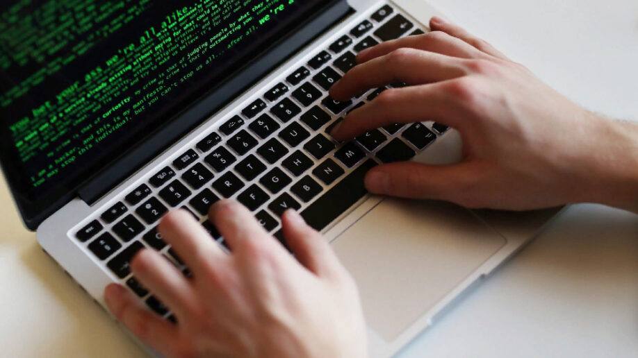 Разработчики ПО специалисты по кибербезопасности дата сайентисты и рабочие будут самыми востребованными профессиями в 2026 Почти половина кадрового спроса на российском рынке труда сформирована из данных профессий