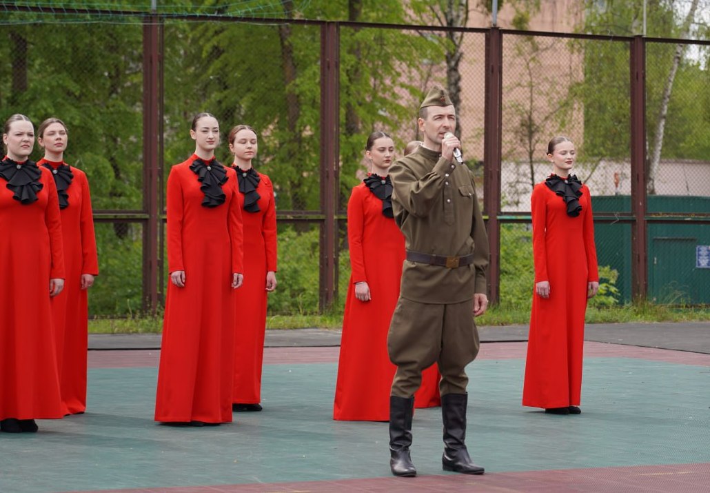 В Гродно стартовал чемпионат МВД по служебному многоборью В соревнованиях участвуют 12 команд: ГУВД Минска и областных УВД, внутренних войск, департаментов охраны и исполнения наказаний, Академии и Могилёвского института МВД. После торжественного открытия в первый день чемпионата участники показывают скорость в плавательном бассейне на дистанции 100 метров вольным стилем. Завтра спортсмены переместятся в тир, где нужно будет продемонстрировать навыки стрельбы из пистолета Макарова. В пятницу — бег на полтора километра. В этот же день пройдёт церемония награждения. Всем участникам желаем успехов! Редакция МВД в Telegram