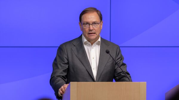 Премьер министр Финляндии рассказал о возможности встречи с президентом России Премьер министр Финляндии Петтери Орпо поднимет вопрос о российской СВО на переговорах с председателем КНР Си Цзиньпином и не исключает возможности переговоров с президентом России Владимиром Путиным Об этом глава финляндского правительства заявил в интервью отечественному изданию Iltalehti