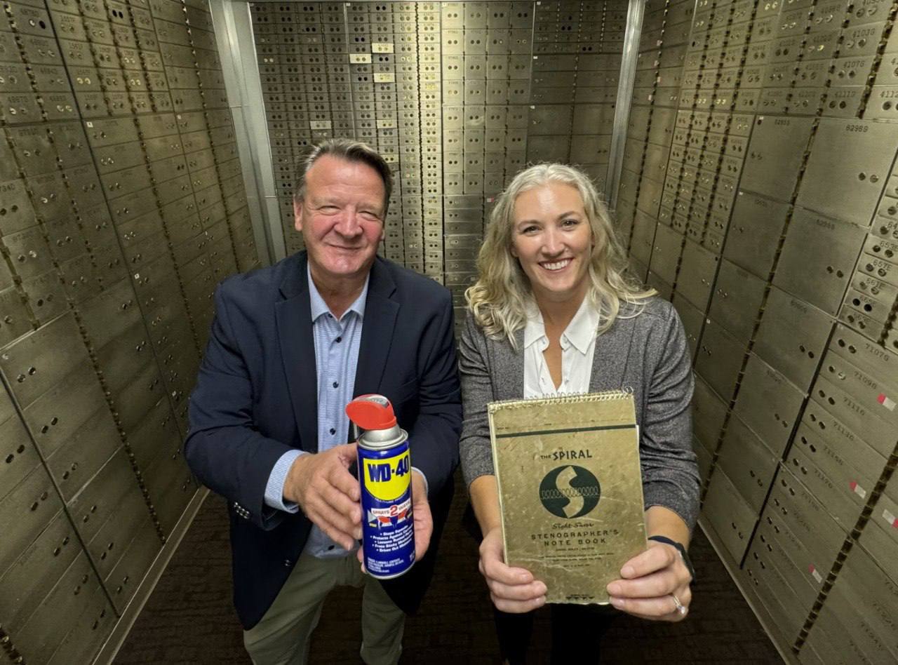 Генеральный директор WD 40 Стив Брасс признался что узнал рецепт знаменитого средства компании только спустя 30 лет как вступил в должность Оказывается есть что то на уровне тайны рецепта крабсбургера