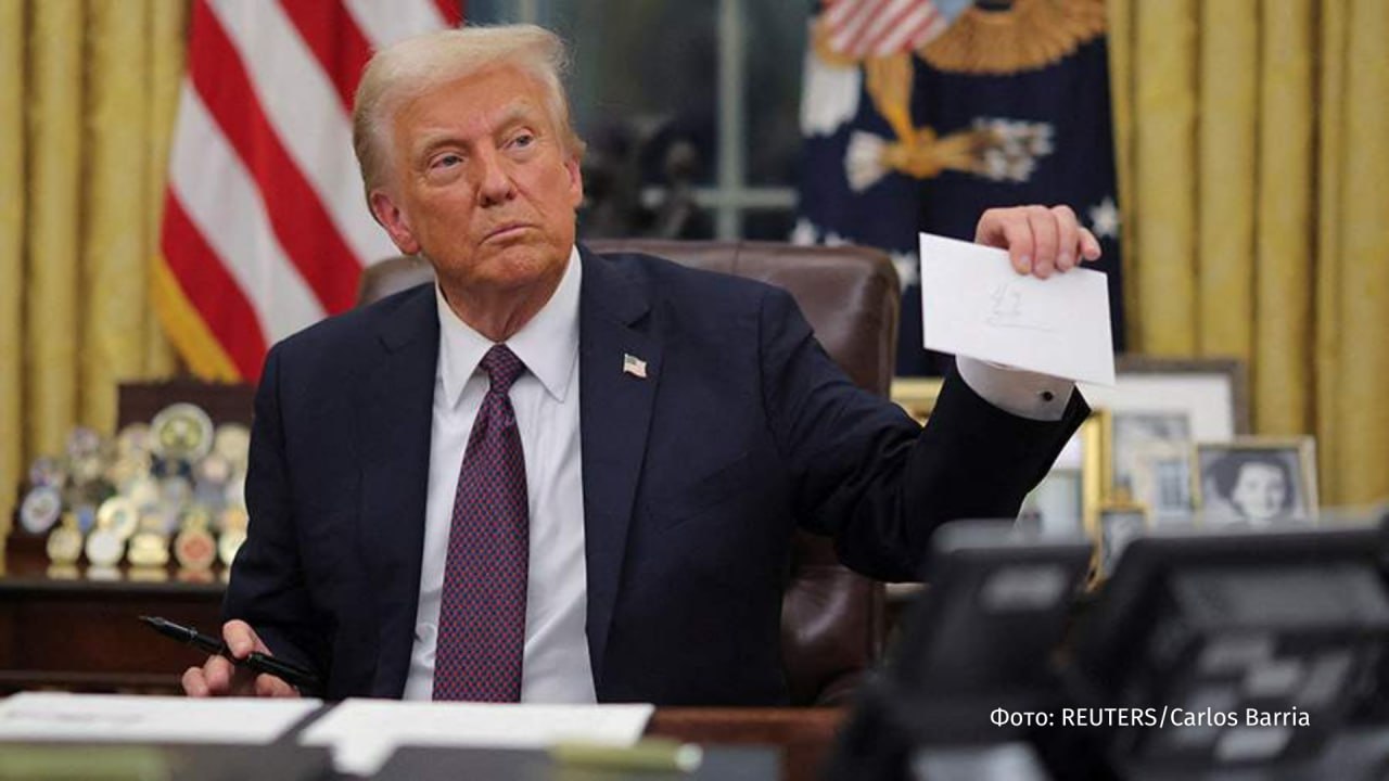 Пакистан предложил выдвинуть Трампа на Нобелевскую премию мира 2026 года. Об этом сообщило правительство страны на своей странице в X. Подчеркивается, что инициатива связана с "решительным дипломатическим вмешательством" Трампа в ходе недавнего конфликта между Индией и Пакистаном. Исламабад считает, что именно его действия помогли сдержать эскалацию и сыграли ключевую роль в стабилизации ситуации. В посте также говорится, что агрессия со стороны Индии была "неспровоцированной и незаконной" и привела к жертвам среди мирного населения, включая женщин, детей и пожилых людей. Отправить новость