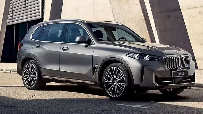О мультивселенной мало что известно в России снова начнут выпускать BMW X5 Кроссовер BMW X5 прошел процедуру сертификации на территории Российской Федерации что позволяет возобновить его выпуск на калининградском предприятии Автотор В документ сразу были включены несколько модификаций X5 xDrive40i X5 xDrive30d X5 xDrive25d и X5 xDrive40d наиболее правдоподобным сценарием представляется досборка и реализация автомобильных комплектов которые были завезены в Калининград до весны 2022 года и впоследствии фактически оказались на складах без движения