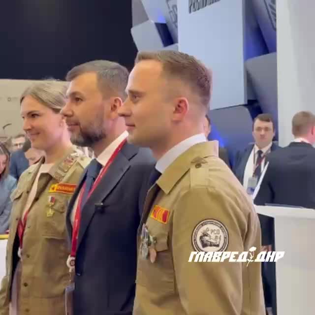 Подписание соглашения о сотрудничестве между ДНР и Российскими студенческими отрядами на ПМЭФ