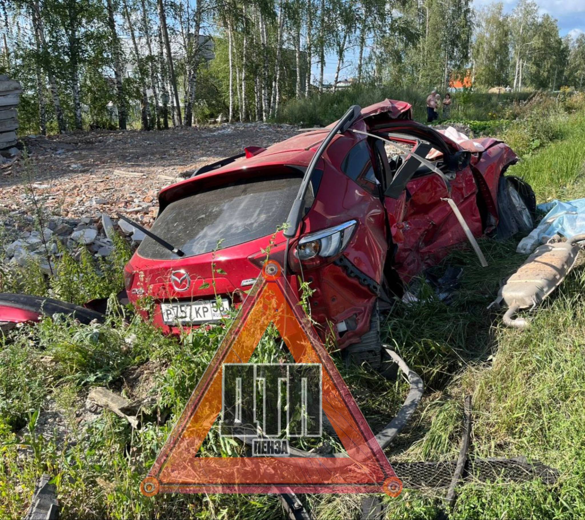 Погиб человек во вчерашнем ДТП в Богословке Судя по фото подписчика «ДТП Пенза», столкнулись две машины — «Мерседес» и «Мазда». Есть погибший. ПОДПИСАТЬСЯ ПРИСЛАТЬ НОВОСТЬ