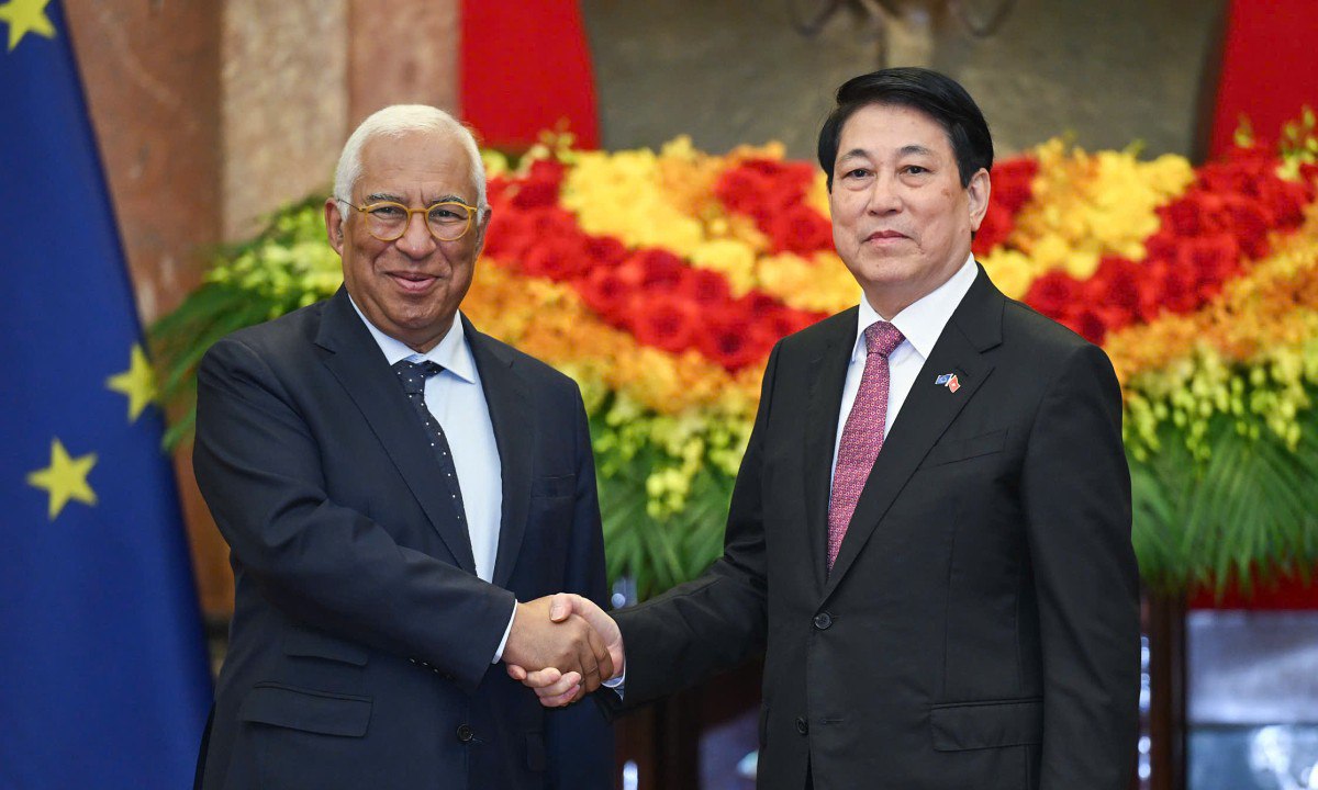 Вьетнам и ЕС повысили статус отношений Вьетнам и Европейский союз объявили о переходе к всеобъемлющему стратегическому партнёрству спустя 35 лет после установления дипотношений Стороны договорились укрепить политическое доверие и углубить экономическое сотрудничество политика экономика ЕС