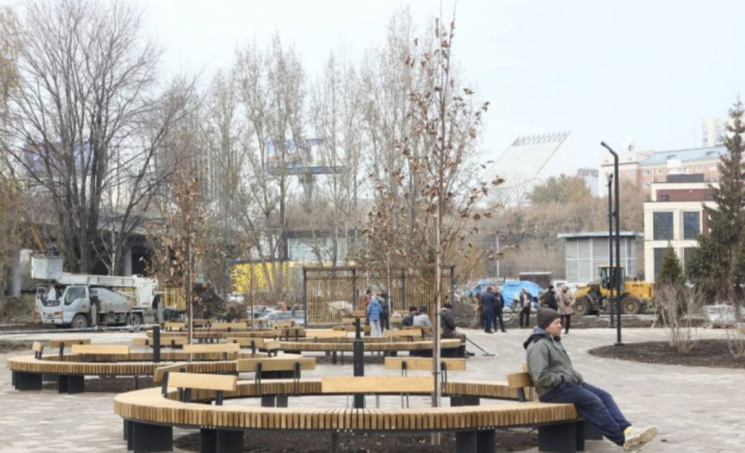 В наступившем году на реализацию национальных проектов в Новосибирске будет направлено свыше 3 7 миллиардов рублей Речь идет о нацпроектах Молодёжь и дети Семья и Инфраструктура для жизни рассказал мэр Максим Кудрявцев По нацпроекту Молодёжь и дети продолжим капитальный ремонт школ и строительство дополнительного корпуса лицея 113 в Дзержинском районе В рамках нацпроекта Семья модернизируем библиотеки имени Зои Космодемьянской и имени Чкалова а также продолжим развитие системы долговременного ухода за пожилыми жителями города По направлению Инфраструктура для жизни завершим капитальный ремонт моста через реку Тулу и продолжим работы на Димитровском мосту рассказал Максим Кудрявцев Глава города добавил что в рамках нацпроекта Инфраструктура для жизни запланирована также реконструкция общественных пространств В частности работы по парка Чербузы в Советском районе уже начинаются а по парку имени Кирова который выиграл в рейтинговом голосовании проекта Формирование комфортной городской среды готовится проектно сметная документация Подробнее читайте в нашем материале federalpress   Мы в MAX