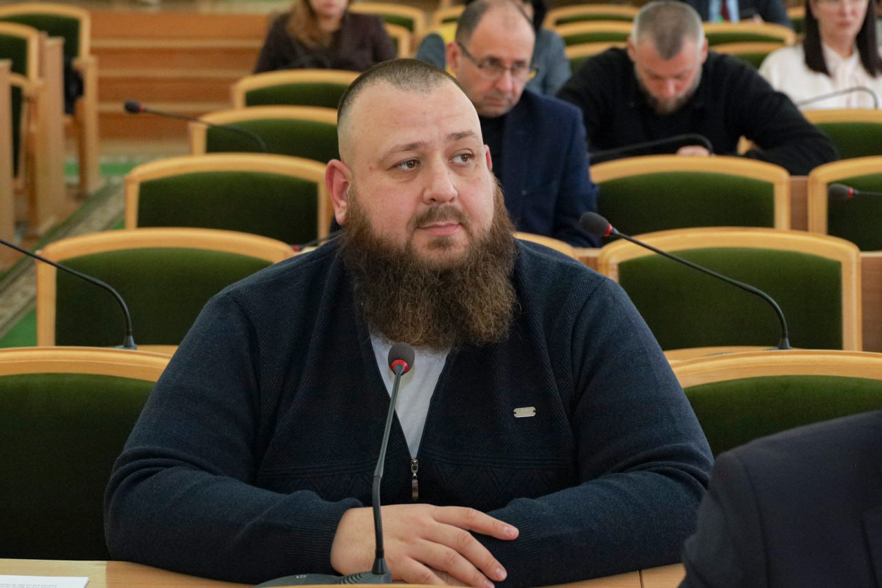 Иван Санаев будет представлять Парламент в составе общественно экспертного совета Минкульта ЛНР Депутаты в ходе заседания Народного Совета рассмотрели вопрос о направлении представителя для включения в состав общественно экспертного совета Министерства культуры ЛНР Изучив кандидатуру представленную Социальным комитетом депутатский корпус направил в состав общественно экспертного совета в качестве представителя Парламента депутата Народного Совета Санаева Ивана Владимировича