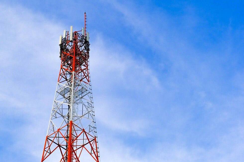 600 новых станций за полгода. «Феникс» усиливает сеть и расширяет покрытие Улучшение сигнала отмечено в Курахово, Горняке, Мариуполе и других населенных пунктах Республики. А в поселках Великоновоселковского и Волновахского районов жители впервые получили доступ к мобильному интернету. В планах у оператора — дальнейшее развитие сетей, включая запуск 4G после восстановления стабильного электроснабжения. Подписаться