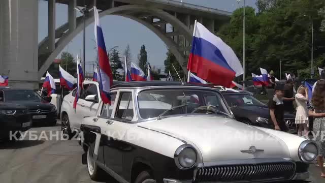 Автопробег 'Дорогами Победы' завершил этап в Туле и Керчи с церемонией воссоединения вечных огней