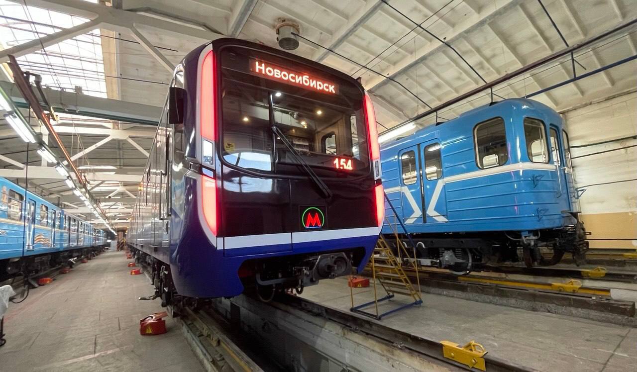 Власти пообещали новосибирцам две станции метро и трамвайные пути до 2030 года Администрация Новосибирска утвердила проект планировки части Дзержинского района города Документ подписал мэр Максим Кудрявцев Единая Россия В постановлении сказано что до 2030 года в районе Гусинобродского шоссе должны появиться станции метро Гусинобродская и Молодёжная Кроме того власти обещают проложить почти 1 5 км трамвайных путей до Гусинобродского кладбищам продолжить улицу Фрунзе до Проспекта Дзержинского Но пока не стоит всерьёз относится к обещаниям чиновников Подобные документы всегда были декларациями о намерениях их сроки постоянно переносились Подписаться Прислать новость Помочь бустами