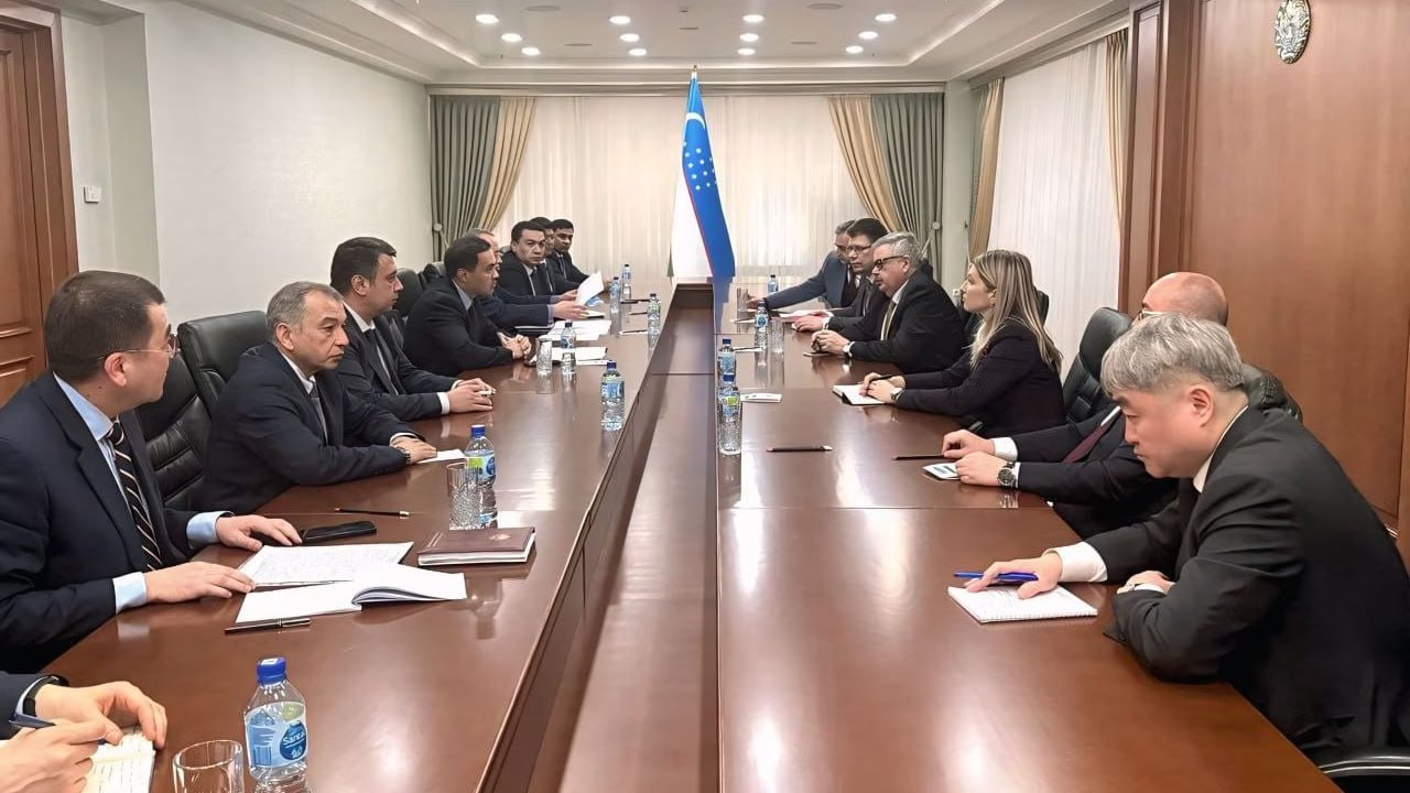 Узбекистан потребовал обеспечить защиту прав своих граждан на территории России В МИД Узбекистана состоялась встреча с послом России в ходе которой были обсуждены вопросы защиты прав и законных интересов граждан Узбекистана работающих в РФ   uznews uz ru news 106826 uznews