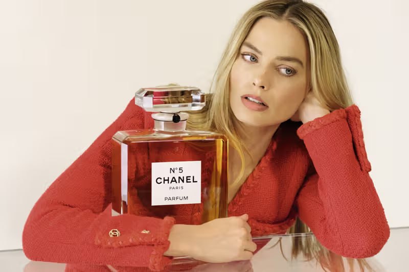 Марго Робби стала лицом Chanel No.5  Аромат, который является визитной карточкой модного дома, в свое время представляли икона стиля Мэрилин Монро, актрисы Николь Кидман и Марион Котийяр. Теперь эту роль получила и Марго Робби. Ждем впечатляющих рекламных кампаний в духе J Adore. #Chanel #Марго_Робби    Не пропусти бесплатный вебинар по ИИ — регистрируйся сейчас