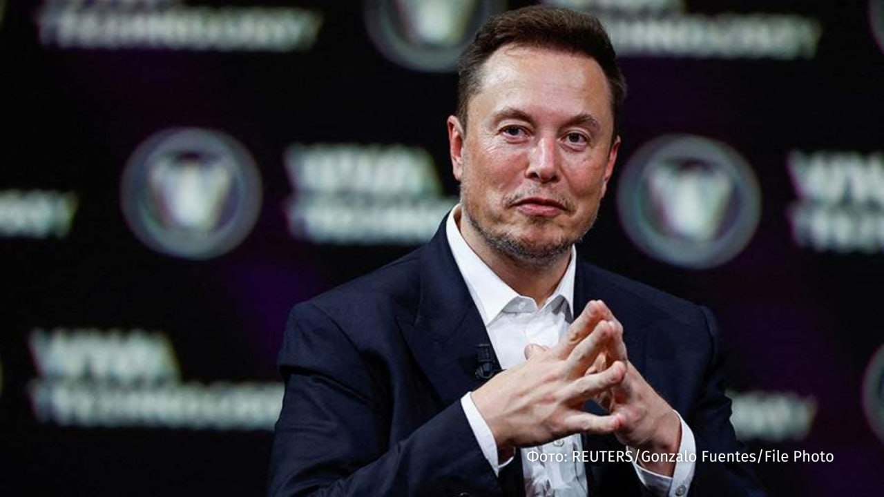 Без выплаты в 1 трлн Илон Маск может покинуть Tesla Об этом пишет CNBC News Акционеры должны были одобрить выплату Маску до 5 ноября однако предложение столкнулось с противодействием Крупнейшая в мире консалтинговая фирма по доверенностям Institutional Shareholder Services посоветовала отказать в выплате из за астрономической суммы Председатель совета директоров Tesla Робин Денхолм подчеркнула что миллиардер является ключом к будущему компании Без Илона Tesla может потерять значительную стоимость поскольку нашу компанию могут перестать оценивать по тому чем мы стремимся стать приводит слова Робин Денхолм телеканал Полная компенсация даст Маску более 423 млн дополнительных акций и увеличит его долю примерно до 25 РЕН ТВ в Telegram в MAX
