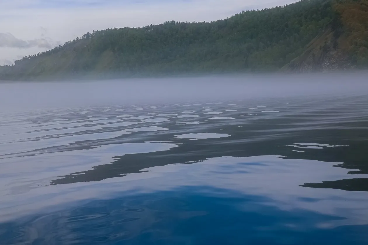 Аналитики назвали самые дорогие места для отдыха премиум в РФ Байкал вошел в их число   По словам специалистов сформировался отдельный рынок элитного отдыха внутри страны В их число по данным агентства также входят Байкал Алтай Сахалин Курильские острова и Хабаровский край Там подчеркнули что это труднодоступные и уникальные по природным условиям локации и именно туда сейчас смещается часть спроса обеспеченной аудитории Среди путешественников растёт интерес к велнес форматам так называемым местам силы   IrkutskMedia теперь в МАX