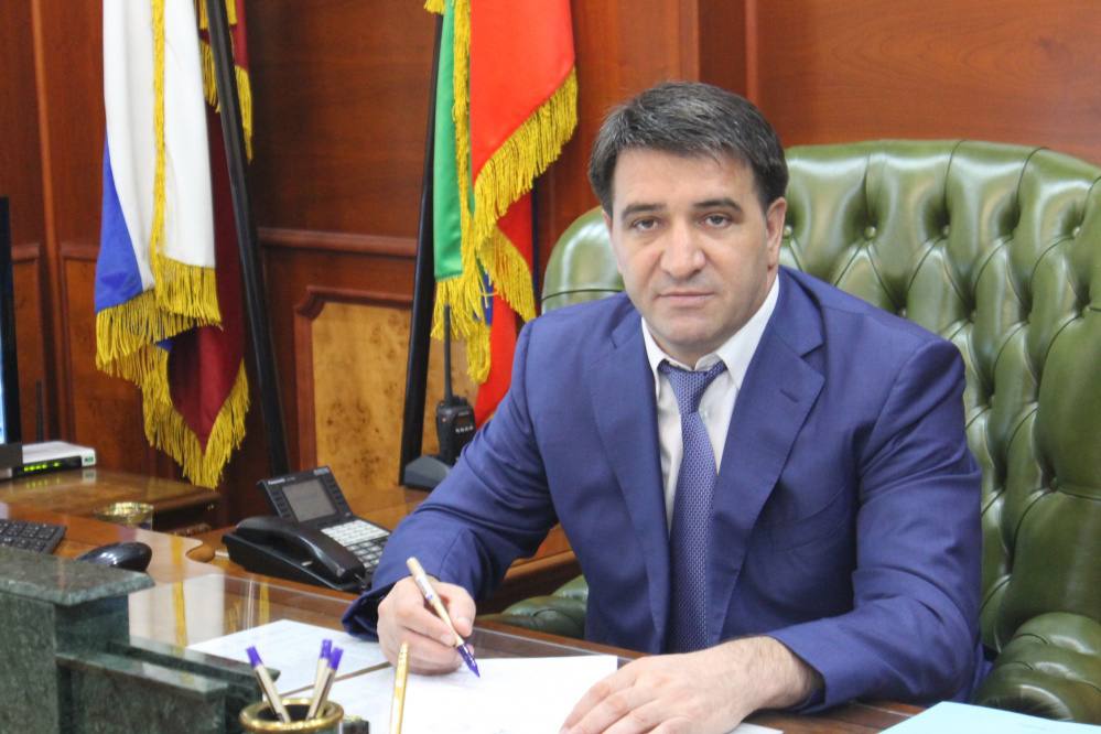 Джамбулат Салавов назначен врио главы города Махачкалы. Указ об этом подписал глава Дагестана Сергей Меликов.