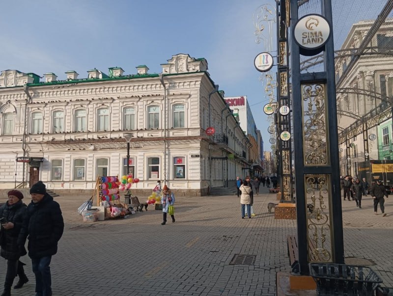 В Екатеринбурге уберут незаконно размещенные сезонные аттракционы сообщили в мэрии Порядок выноса незаконно размещенных объектов дополнили пунктом сезонные аттракционы в который вошли пункты проката инвентаря детских машинок тиры силомеры и другие устройства для развлечений сообщили в администрации города Для таких объектов определили срок выноса в 3 часа тогда как для других незаконных объектов срок демонтажа составляет 10 дней Уралити