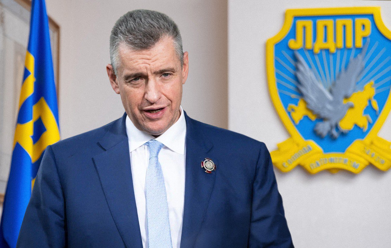 Только что ознакомился с важнейшей статьей нашего Председателя Леонида Эдуардовича Слуцкого Бизнес сохранить нельзя потерять В ней чёткий и давно назревший ответ на главный вопрос куда должна двигаться Россия после Победы В нашем регионе как и по всей стране предпринимателям всё сложнее планировать а людям труда быть уверенными в завтрашнем дне ЛДПР говорит прямо пора перейти от экономики ограничений к экономике развития Наш курс прост и понятен каждому кто создаёт реальные ценности 1 Предсказуемые правила для бизнеса Нужна стабильность а не новые неожиданные проверки и нормы 2 Новая индустриализация Это современные заводы свои технологические цепочки достойные зарплаты 3 Человек труда в центре политики Экономика должна работать на людей На этой неделе лично обсужу эти принципы с нашими предпринимателями и трудовыми коллективами ЛДПР за экономику развития и защиту отечественного предпринимателя ЛДПР ЭкономикаРазвития Предпринимательство Бизнес Труд