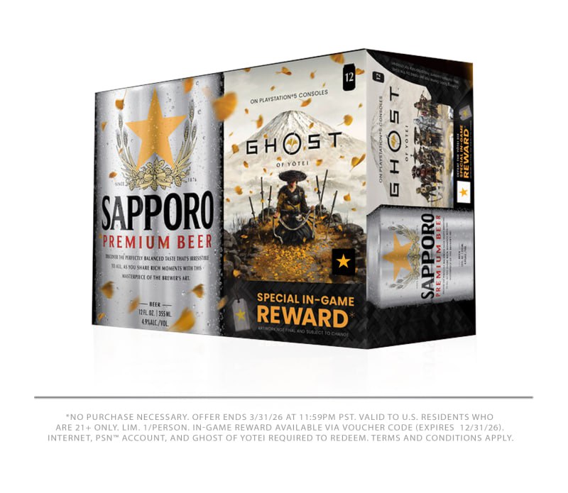 Японская пивоваренная компания Sapporo объявила о коллаборации с Ghost of Yōtei Щас бы Саппоро Она выпустит лимитированную серию пива в коробках по шесть штук на которых будет специальный QR код отсканировав который можно будет получить внутриигровую награду амулет Хоккёкусэй в виде звезды Хоккёкусэй это японское название Полярной звезды которая указывала путь первому пивовару пивоварни Сэйбэю Накагаве во время его путешествия в Германию где он научился варить пиво В 1876 году он вернулся домой и стал первым пивоваром в Саппоро прошедшим обучение в Германии Амулет же даст игрокам шансовую возможность не потратить боеприпасы для оружия дальнего боя если он экипирован