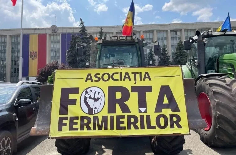Молдавские фермеры анонсировали предупредительный протест перед зданием правительства в Кишиневе В ассоциации Сила фермеров заявили что в последние годы аграрии пережили несколько кризисов однако обещанная государством поддержка так и не была реализована  Акция запланирована на 27 мая Sputnik Молдова Telegram Сайт VK OK Rutube Дзен MAX