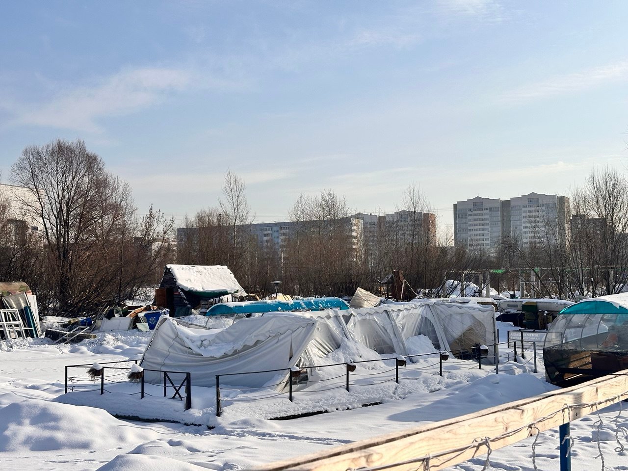 На берегу Мулянки на Парковом могут организовать пространство для отдыха В Перми на берегу Мулянки в микрорайоне Парковом, на территории бывшей базы отдыха «Чистый бережок», планируется организовать пространство для отдыха и занятий водными видами спорта. Об этом сообщил в своем telegram-канале депутат краевого заксобрания Ирек Хазиев. Напомним, что недавно строения базы отдыха «Чистый бережок» были снесены.