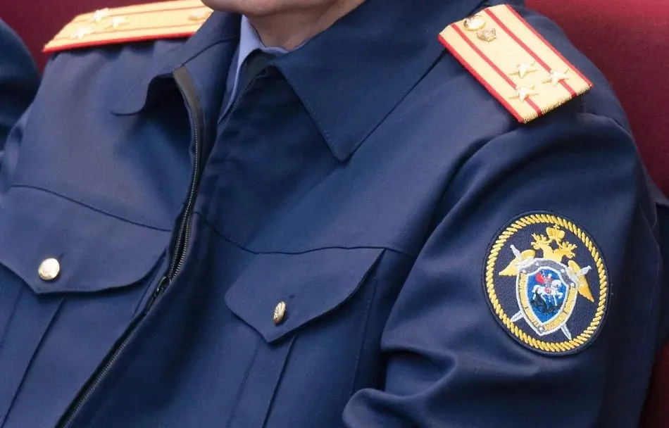 В Уфе проверяют обстоятельства отравления семьи угарным газом Следственный комитет начал проверку по факту оказания небезопасных услуг По предварительным данным 19 апреля из дома в поселке Новые Черкассы госпитализировали 34 летнюю женщину и двоих детей 3 и 9 лет с признаками отравления Сейчас они находятся под наблюдением врачей им оказывают необходимую помощь Фото Игорь Елисеев Коммерсантъ Если было интересно поддержите лайком и подпишитесь Ъ Уфа Max ВКонтакте