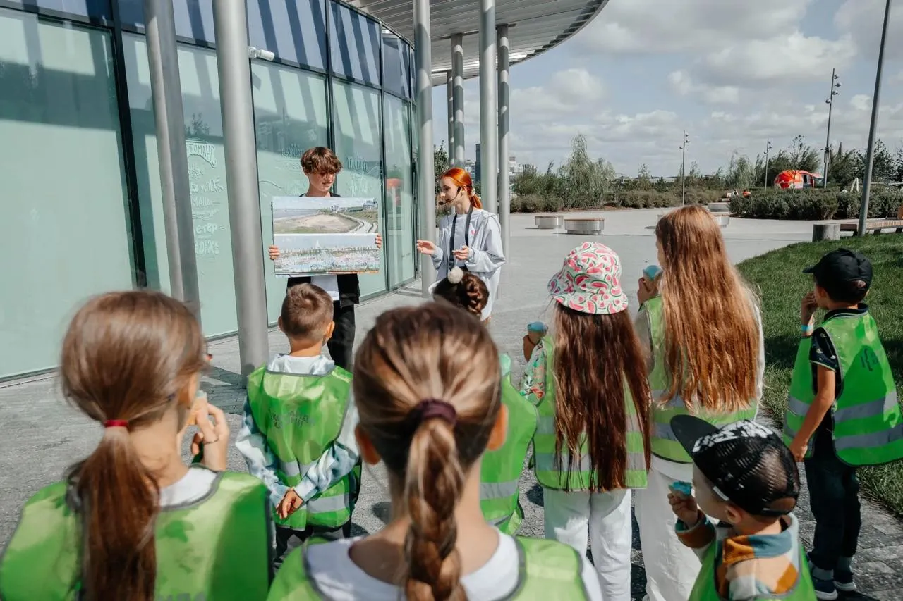 В Казани открылся набор в подростковую Дирекцию парков Подать заявку на оплачиваемую летнюю стажировку смогут подростки от 14 до 18 лет Участники будут заниматься обходом территорий подготовкой площадок для мероприятий организацией событий проведением экскурсий взаимодействием с подрядчиками и разработкой собственного спецпроекта для парков Казани   inde io news v kazani otkrylsya nabor v podrostkovuyu direkcziyu parkov
