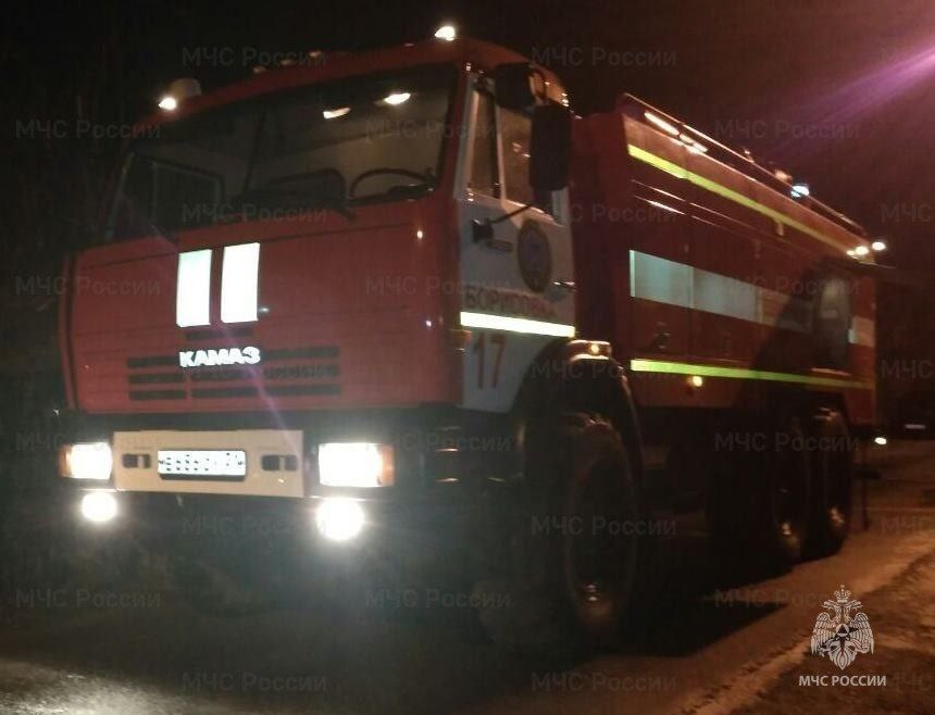 При пожаре в жилом доме в селе Зозули Борисовского района пострадала 61-летняя хозяйка. Предварительно, причиной возгорания стало нарушение правил пожарной безопасности при использовании газового оборудования. Всего за неделю в Белгородской области произошло 25 пожаров, девять – в жилье. Три раза пожарно-спасательные подразделения тушили сухую траву и мусор. Подписаться Прислать новость