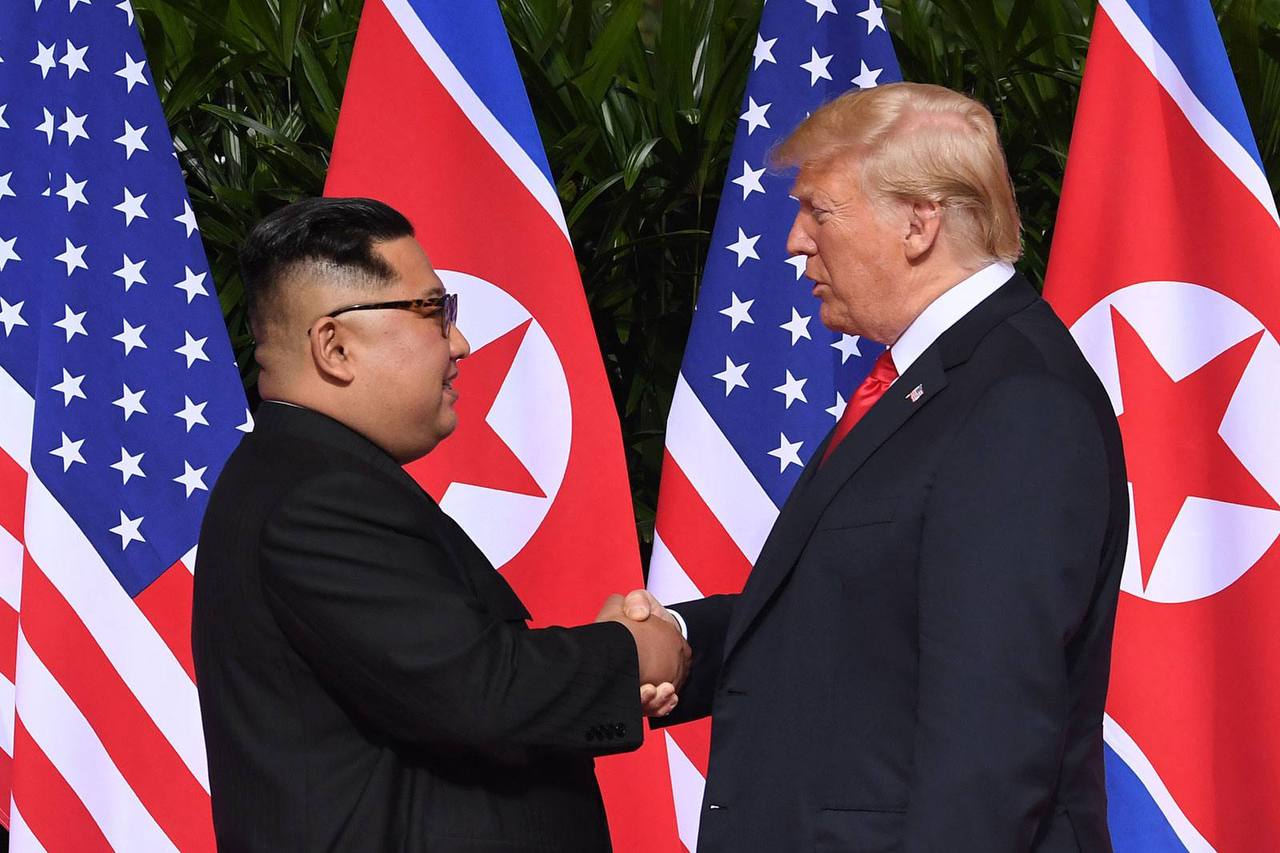 Трамп планирует встретиться с Ким Чен Ыном Президент США может посетить демилитаризованную зону между КНДР и Южной Кореей во время визита в Сеул чтобы провести возможную встречу с Ким Чен Ыном Записки Феликса отправь другу