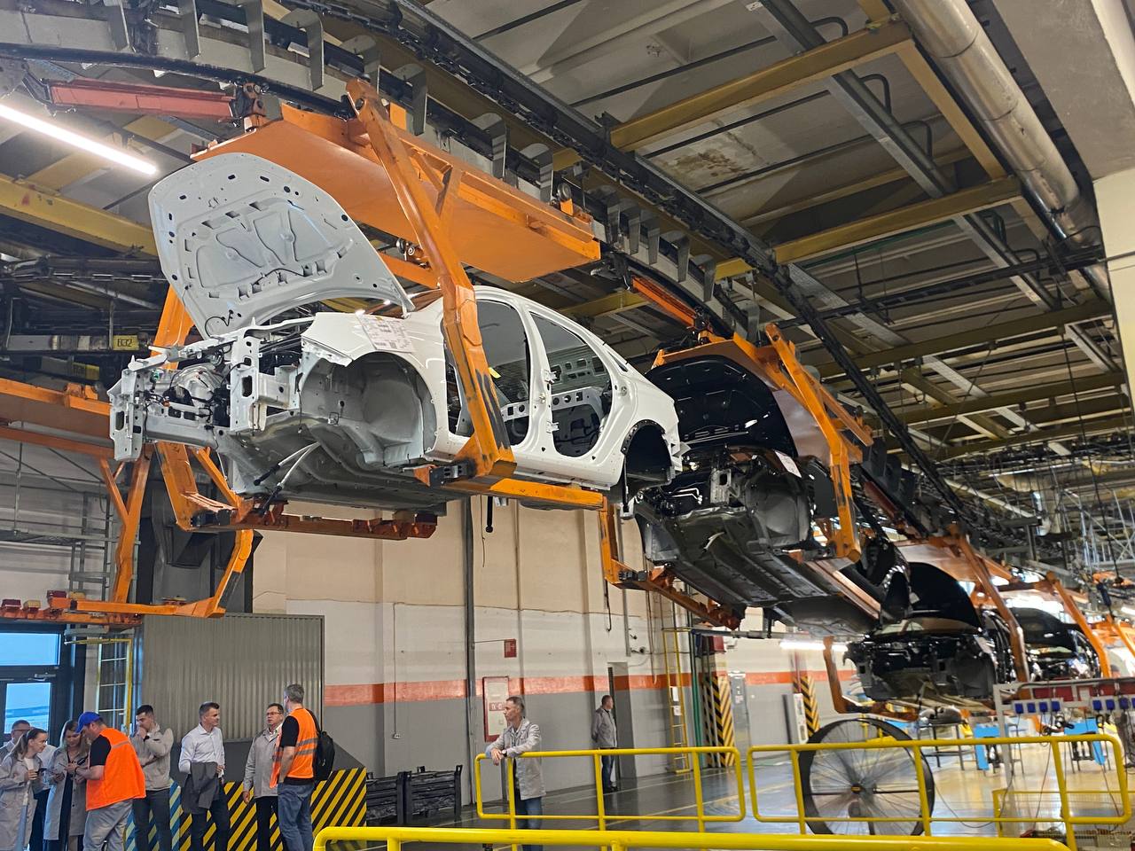 АвтоВАЗ проверит информацию о дефектах в Lada Largus АвтоВАЗ приступил к дополнительной проверке информации о возможных дефектах электронного блока управления ЭБУ коробки передач и двигателя в автомобилях Lada Largus поступившей от ряда неофициальных источников Пресс служба компании комментируя ситуацию подчеркнула что действует в рамках политики постоянного контроля качества и уже запросила уточняющие данные у автопарков и дилерских центров для всестороннего анализа ГТРК Самара MAX lВК lОК lСАЙТ