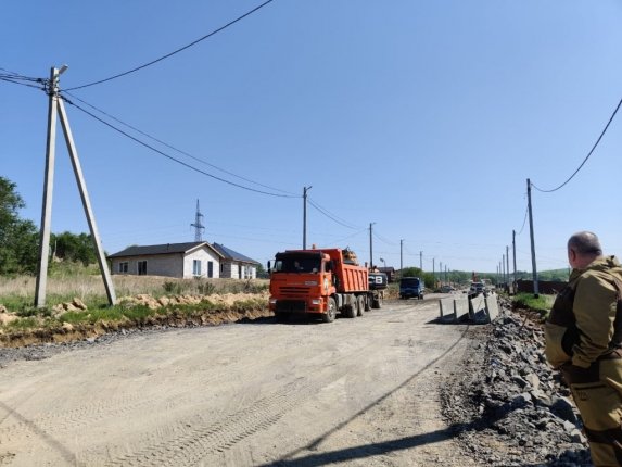 Начался ремонт одной из улиц в районе железнодорожной слободы Уссурийска Планируется обустроить ливневки и уложить асфальт Читать подробнее на сайте...