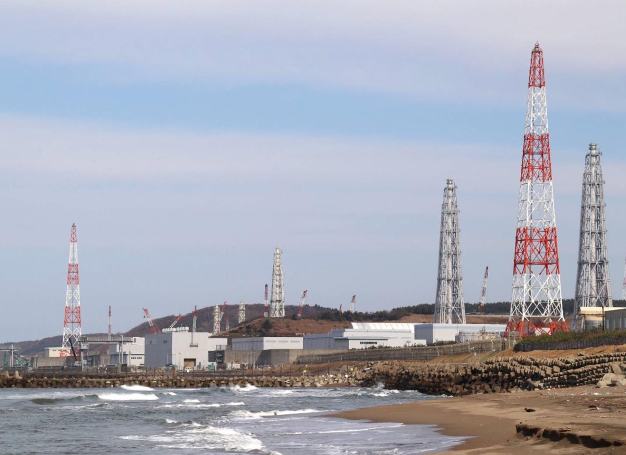 На японской АЭС Касивадзаки Карива устранили неисправность измерительного прибора шестого энергоблока повторно перезапущенного 9 февраля Заключительная проверка запланирована на 18 марта на три недели позже изначально запланированного срока После подтверждения со стороны Управления по ядерному регулированию ожидается что реактор будет введен в коммерческую эксплуатацию