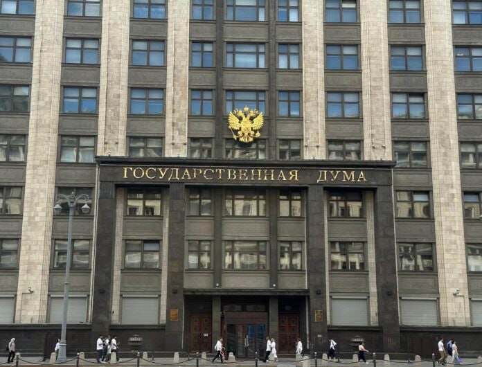В Госдуме объяснили короткие майские праздники в 2026 году Майские праздники в 2026 году будут короче предыдущих в том числе из за предстоящих длинных новогодних каникул Об этом ТАСС рассказала член комитета Госдумы по труду соцполитике и делам ветеранов Светлана Бессараб Единая Россия Подробнее читайте по ссылке Фото Валерия Степанова Якутия 24 yk24 ru в MAX Telegram ВК VK Видео