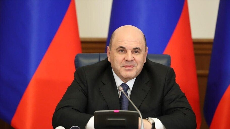 Мишустин поручил продлить льготное кредитование бизнеса в Донбассе и Новороссии С предложением о продлении и расширении программы выступил гендиректор торгово-промышленной компании из ДНР «ВЭТЭК — Агро» Виктор Степанов. Он обратил внимание премьера на высокую ставку по кредитам для бизнеса Республики. «Программа для новых российских субъектов должна быть продолжена. Надо приоритизировать меры, обеспечив ее финансированием», — согласился премьер-министр РФ Михаил Мишустин и поручил главе Минэкономразвития Максиму Решетникову проработать возможность продления программы. Фото: Правительство РФ , VK и ОК и читайте новости на нашем сайте