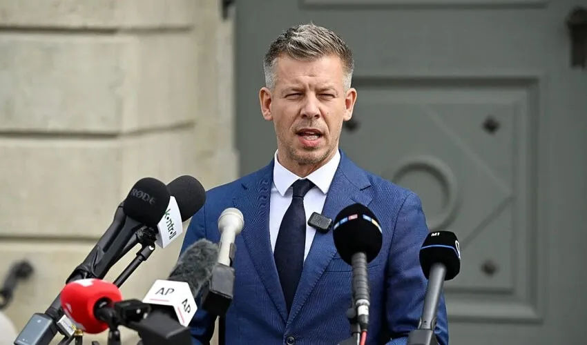 Петер Мадьяр потребовал расширить права венгров на Украине до переговоров о вступлении в ЕС Bloomberg со ссылкой на источники По данным издания будущий премьер министр Венгрии Петер Мадьяр продвигает требования которые частично совпадают с позицией Орбана  Продолжаем напоминать что Молдова по евроинтеграционному пути идет в одном пакете с Украиной Подпишись на primulinmd