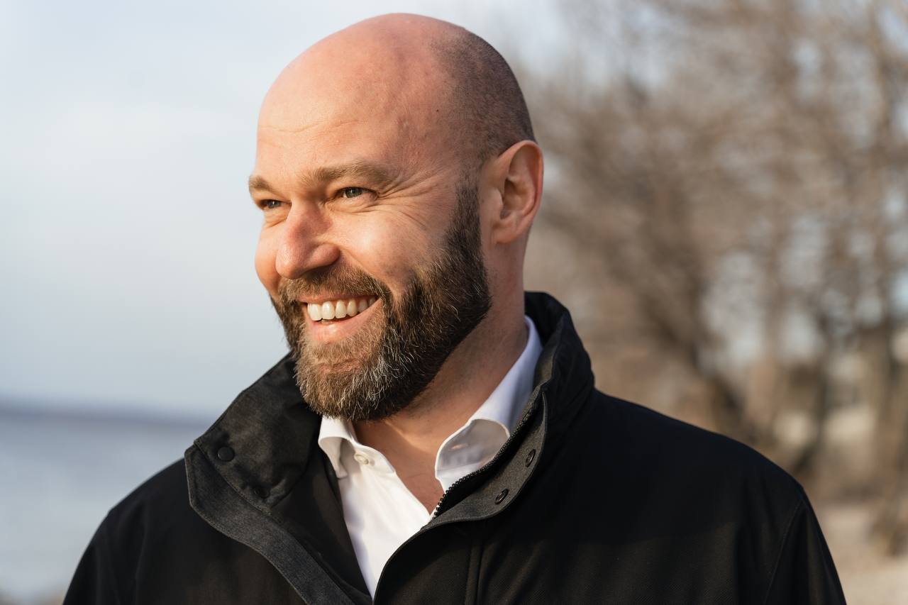 Михаил Смирнов поруководит временным правительством Самарской области с приставкой врио Губернатор Самарской области Вячеслав Федорищев подписал указ об отставке действующего правительства региона Однако смена председателя кабмина в реальности произойдет не раньше 23 декабря   oboz info mihail smirnov porukovodit vremennym pravitelstvom samarskoj oblasti s pristavkoj vrio