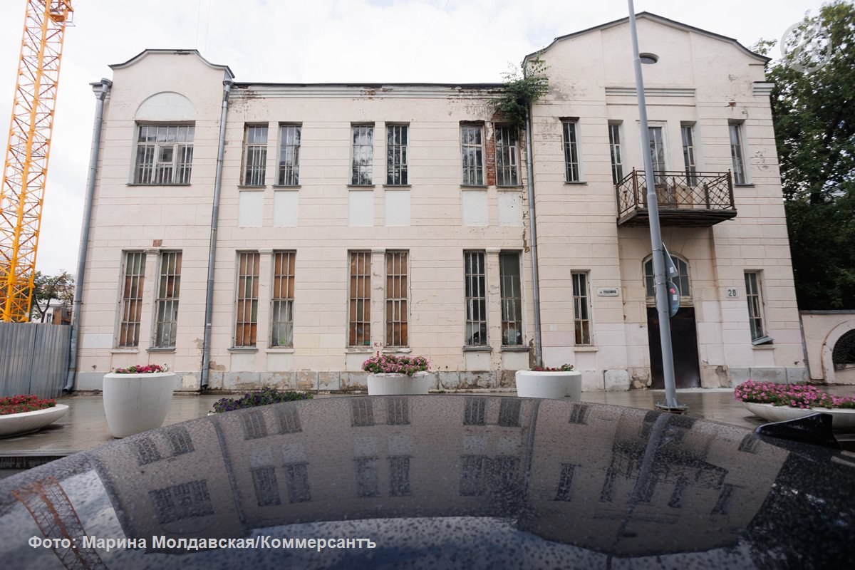 В центре Екатеринбурга отреставрируют памятник архитектуры «Здание Страховой кассы» и откроют в нем музей иконографии святой Екатерины. Соглашение о сотрудничестве и работах по памятнику архитектуры подписали компания «Практика» и АО «Банк ДОМ. РФ»  По словам генерального директора компании «Практика» Александра Невмержицкого, основу музея составит собрание из более 1,5 тыс. икон святой покровительницы Екатеринбурга из частных коллекций.  Подписывайтесь на «Ъ-Урал»