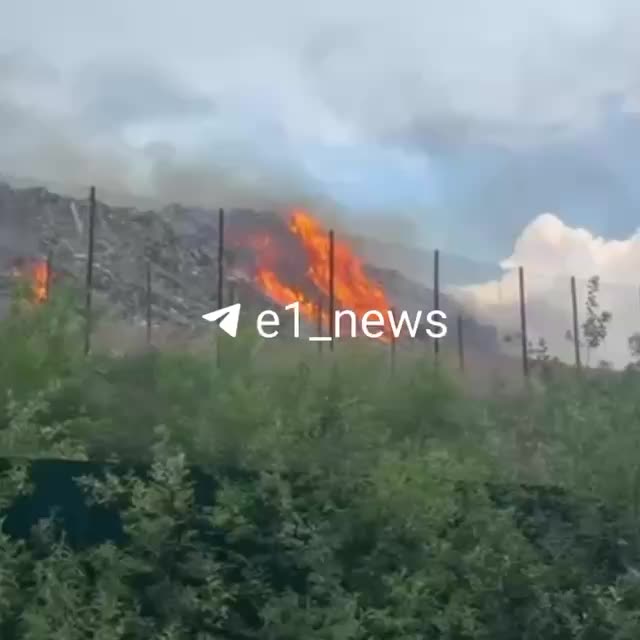 Пожар на мусорном полигоне в Верхней Пышме площадью 600 м²