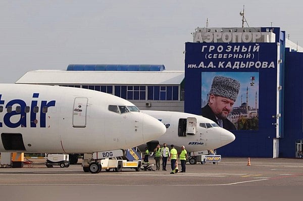 Авиакомпания Utair увеличит количество рейсов в Дубай из Грозного  Авиакомпания Utair увеличит количество рейсов в Дубай из Грозного. Об этом сообщает AVIA.RU со ссылкой на данные авиаперевозчика.  "С 29 ноября увеличиваем количество рейсов в Дубай из столицы Чеченской Республики до трех раз в неделю — по средам, пятницам и воскресеньям", – отмечается в сообщении в телеграм-канале Utair.  Согласно расписаню, вылет из Грозного — в 04:00; из Дубая — в 09:45. Время в пути — 3 часа 30 минут  aviaru.net/n277722