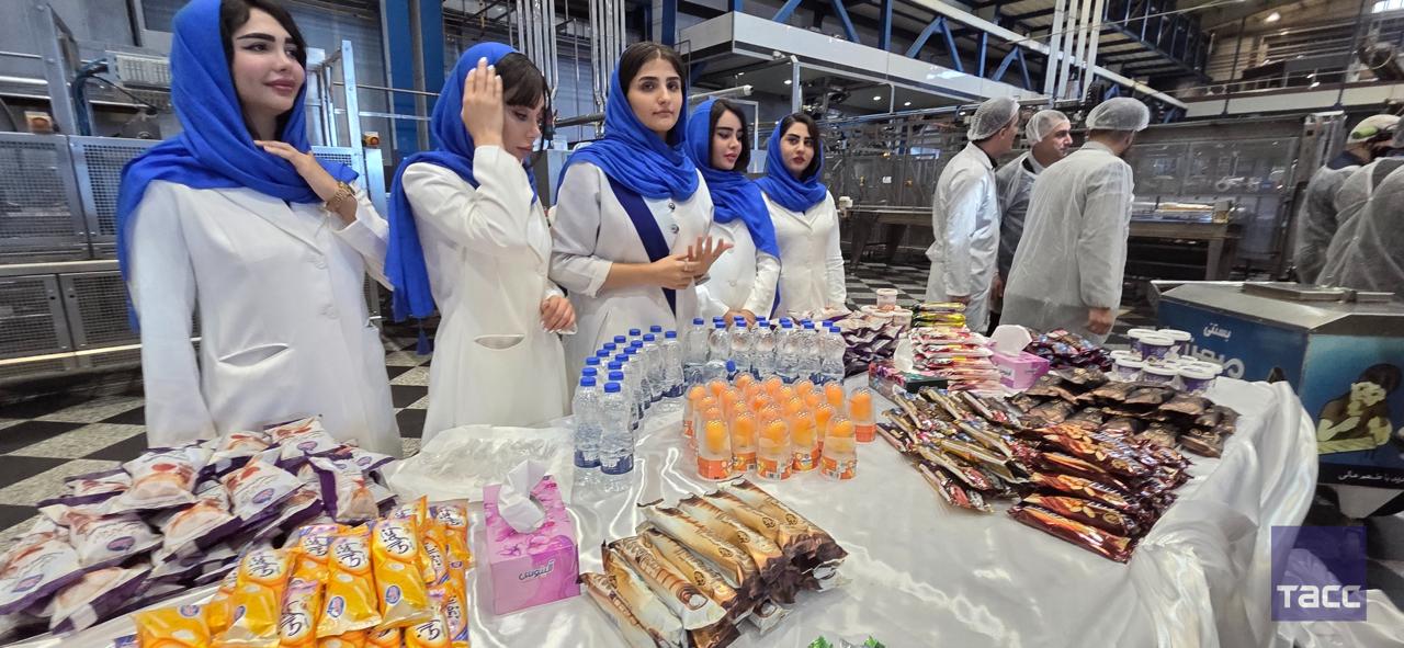 Крупнейший в Иране холдинг Mihan занимающийся производством молочной продукции напитков и мороженого заинтересован в расширении линейки товаров которые экспортируются в Россию ТАСС
