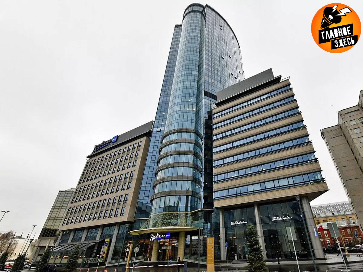 Пожар вспыхнул в отеле Radisson Blu Олимпийский в Москве Эвакуировать пришлось 400 человек По информации СМИ задымление произошло на третьем этаже здания на Самарской улице в центре города Главное здесь Подписывайтесь