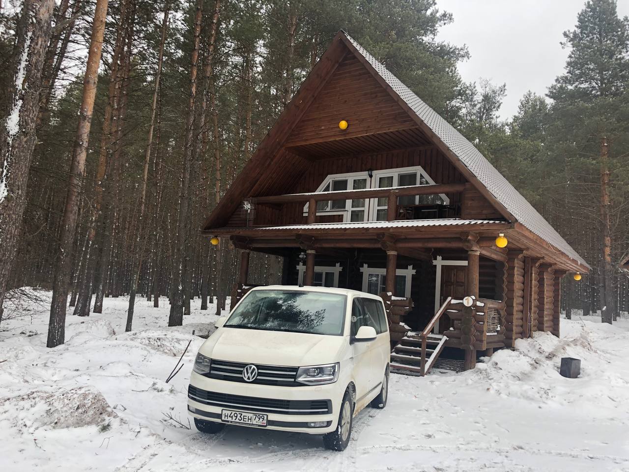 Теперь можно заселяться в отели по водительским правам Правительство упростило правила предоставления гостиничных услуг позволяющие гражданам России заселяться в отели по водительскому удостоверению или военному билету Правила действуют с 1 января 2026 года сообщило Минэкономразвития